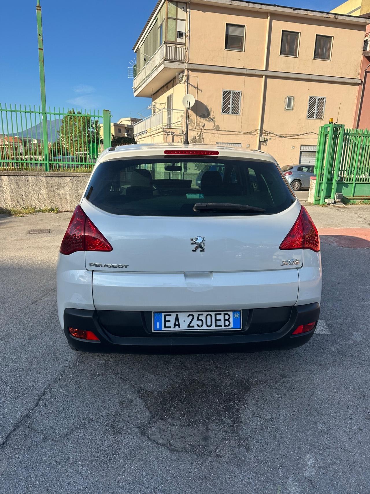 Peugeot 3008 1.6 HDi 110CV cambio robotizzato Business