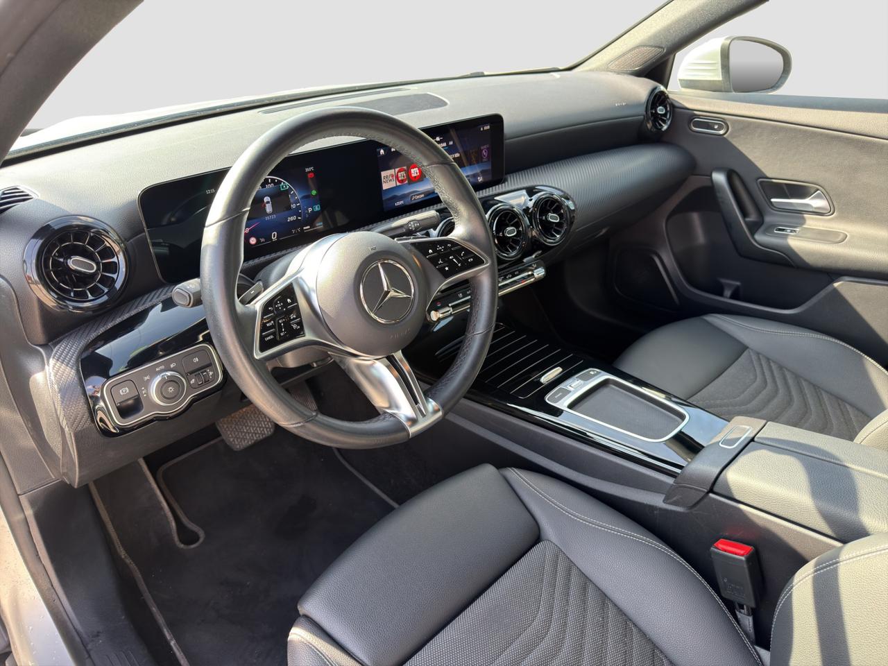 MERCEDES Classe A (W177) A 180 Automatic Executive