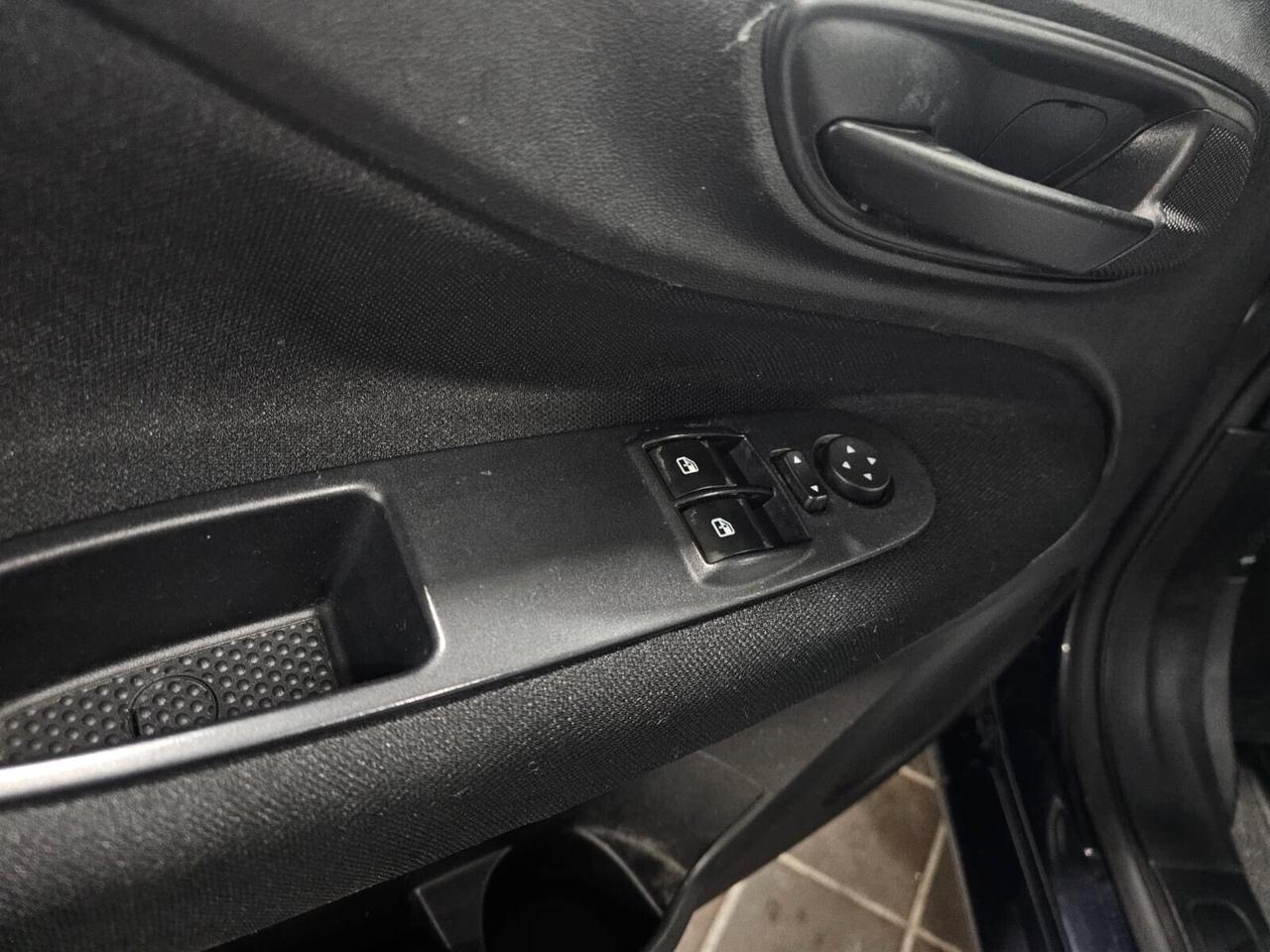 NUOVA FIAT PUNTO STREET LOUNGE 1.2 BENZ 70CV 5 PORTE