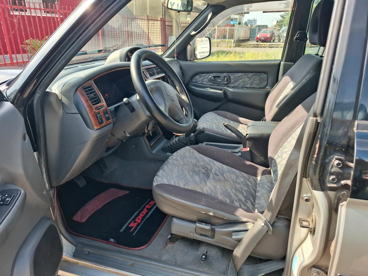 Mitsubishi L200 2.5 TDI 4WD Club Cab Pick-up GLS