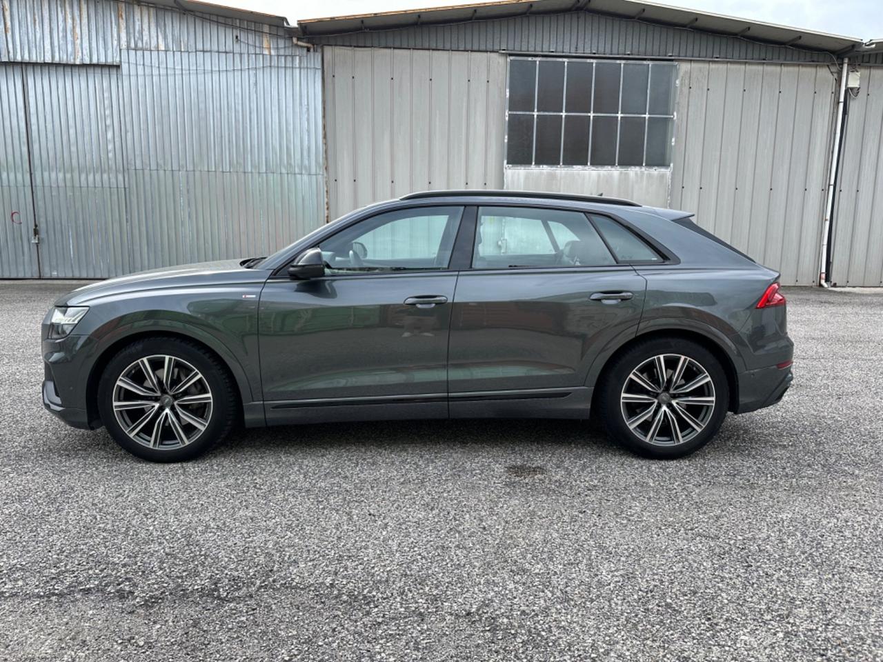 Audi Q8 45 TDI quattro tiptronic Sport tetto fari matrix