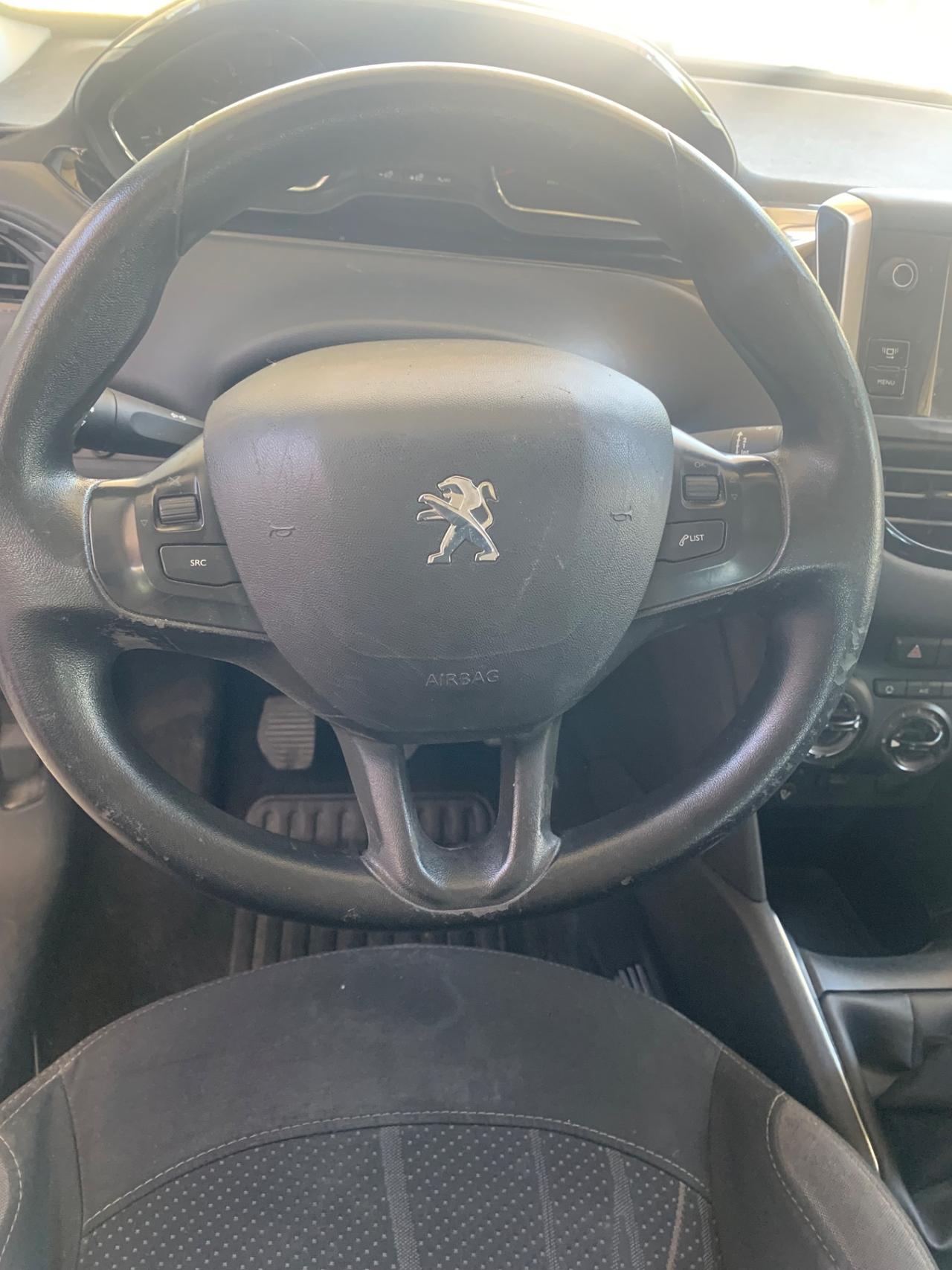 Peugeot 208 1.4 HDi 68 CV 5p Allure 120000KM