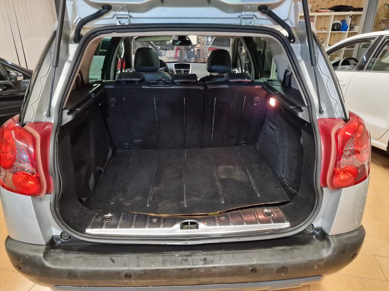 Peugeot 207 1.6 HDi 90CV SW Outdoor, 123 mila chilometri