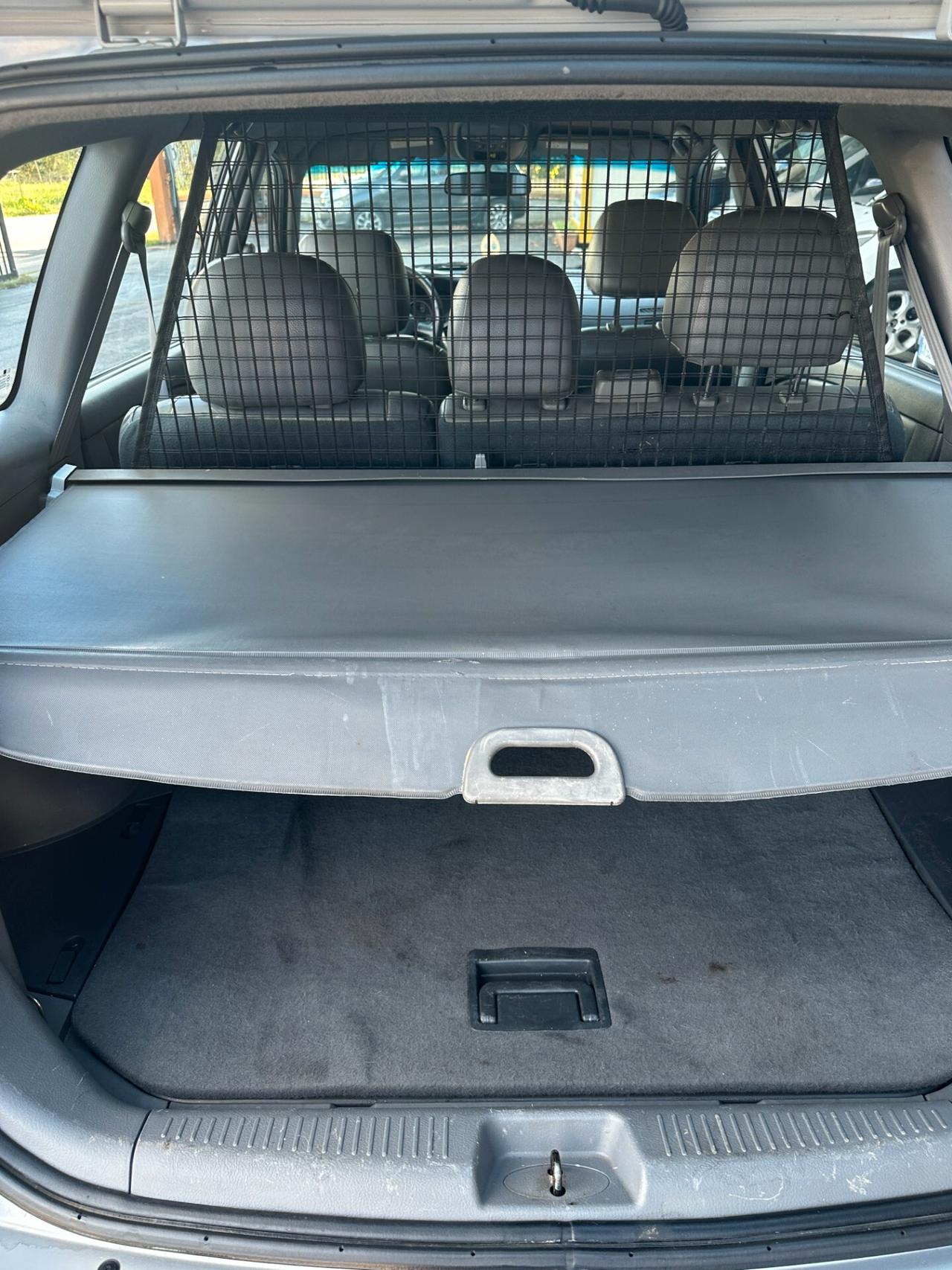 Kia Carens 2.0 16V CRDi Family