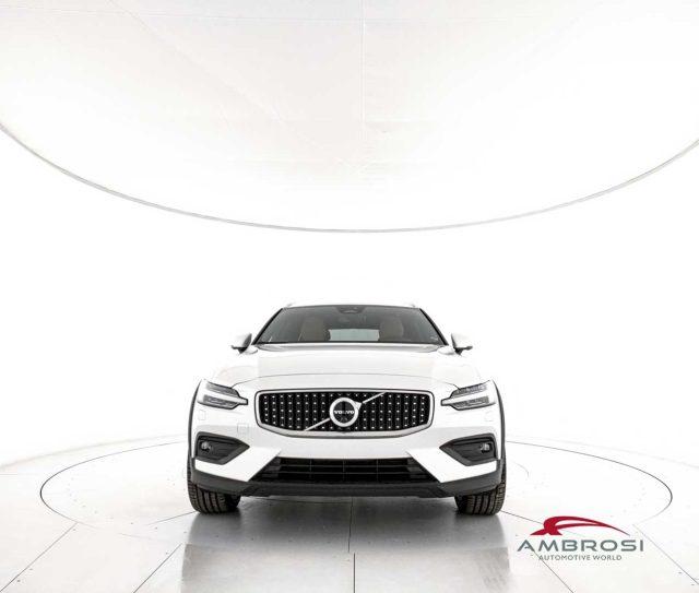 VOLVO V60 Cross Country Mild Hybrid B4 AWD automatico Ultimate