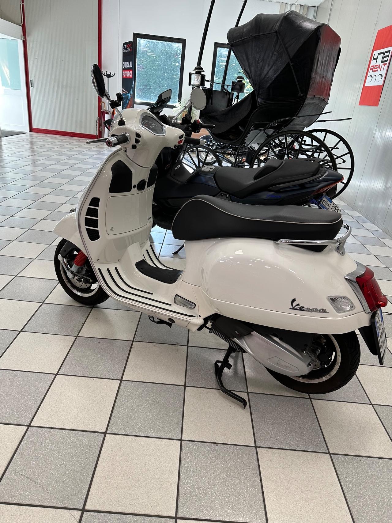 Piaggio Vespa 300 GTS hpe