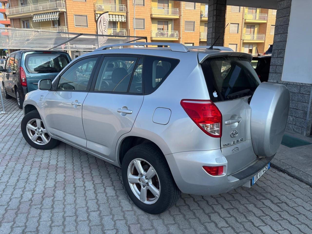 Toyota RAV 4 RAV4 2.2 D-4D 136 CV Sol