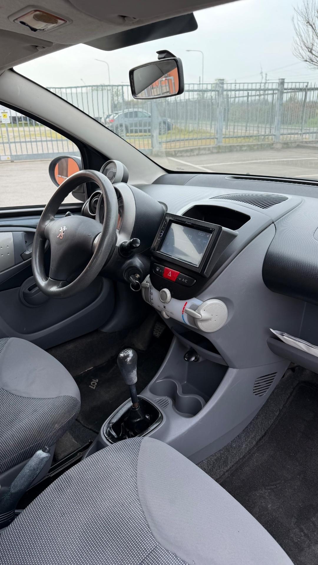 Peugeot 107 1.0 68CV 5p. Plaisir