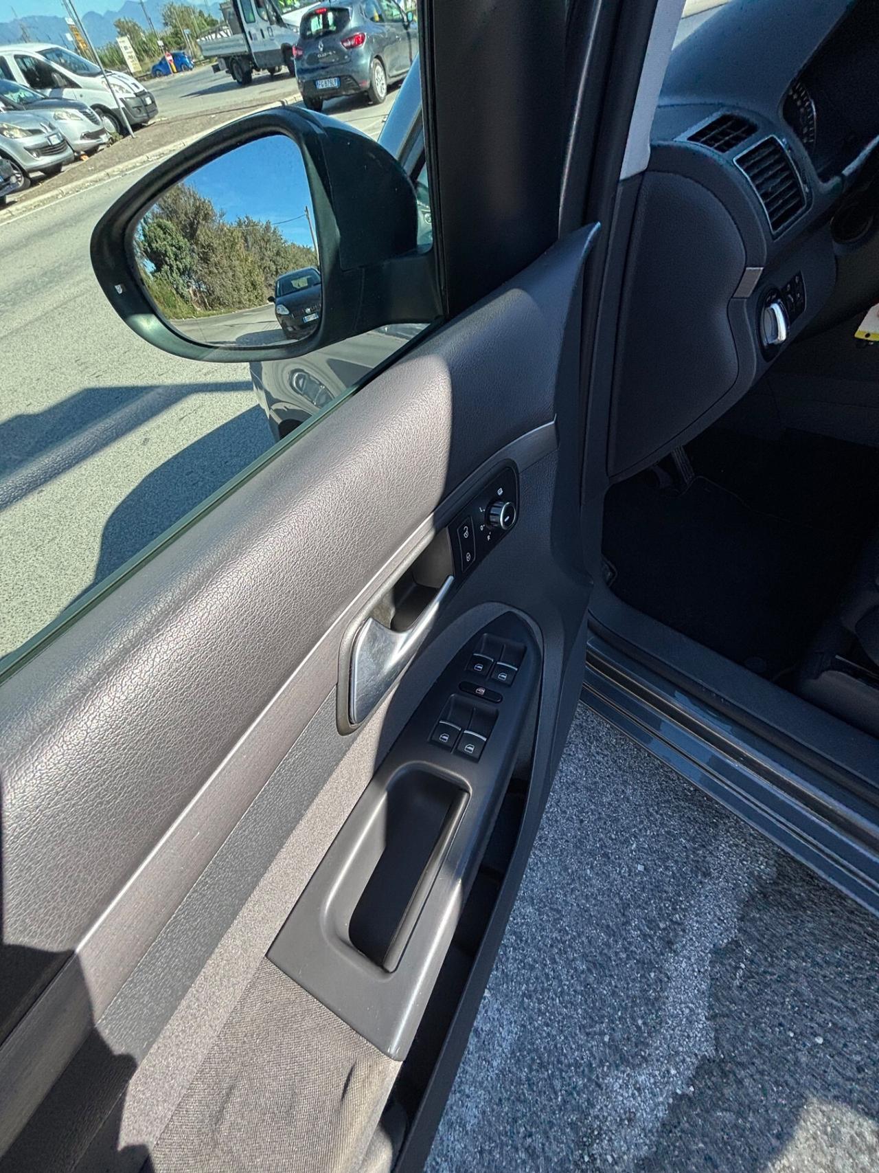 Volkswagen Touran 1.6 TDI DSG Comfortline