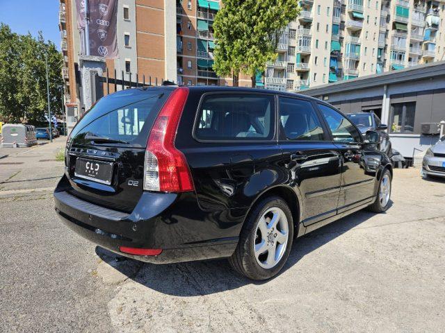 VOLVO V50 D2