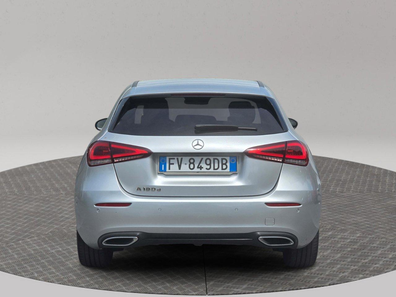 Mercedes A 180 D NIGHT EDITION AUTOMATGICA CAMERA/NAVI/18