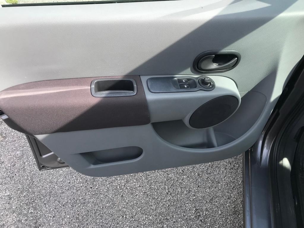 Renault Modus 1.2 16V Yahoo! 75 CV 55 KW auto pari al nuovo