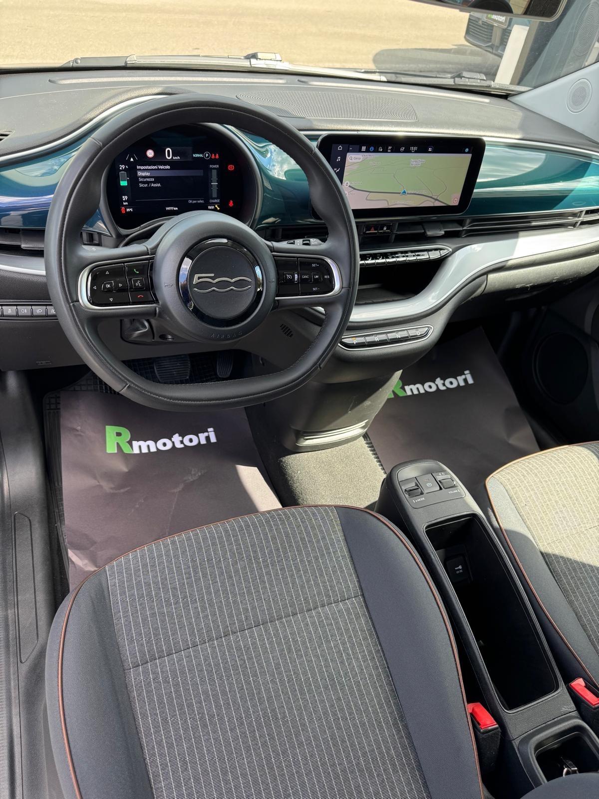 Fiat 500 500e Berlina 42 kWh La Prima
