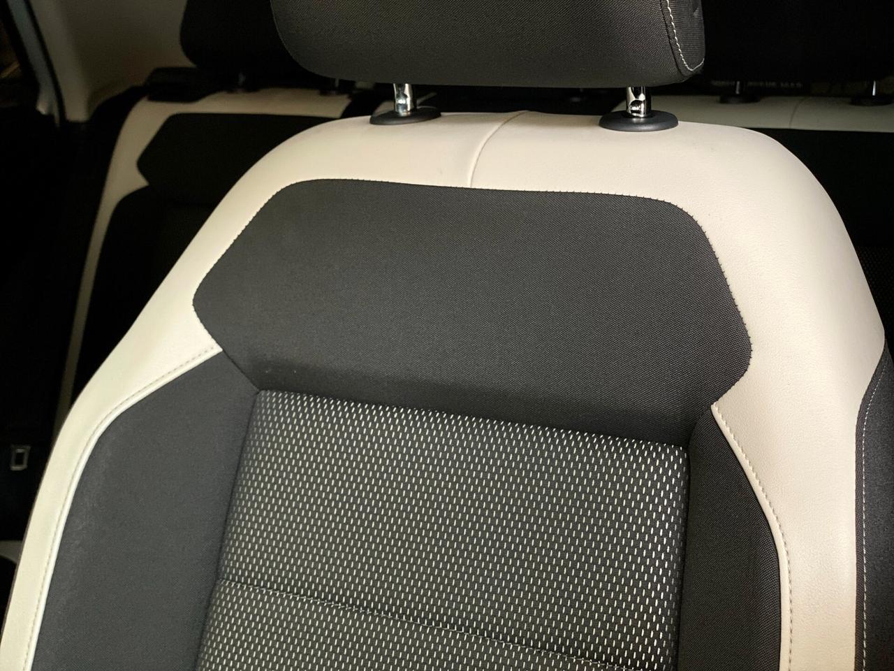 Volkswagen T-Roc 1.6 TDI 116CV Advanced 18” LED Navi Camera