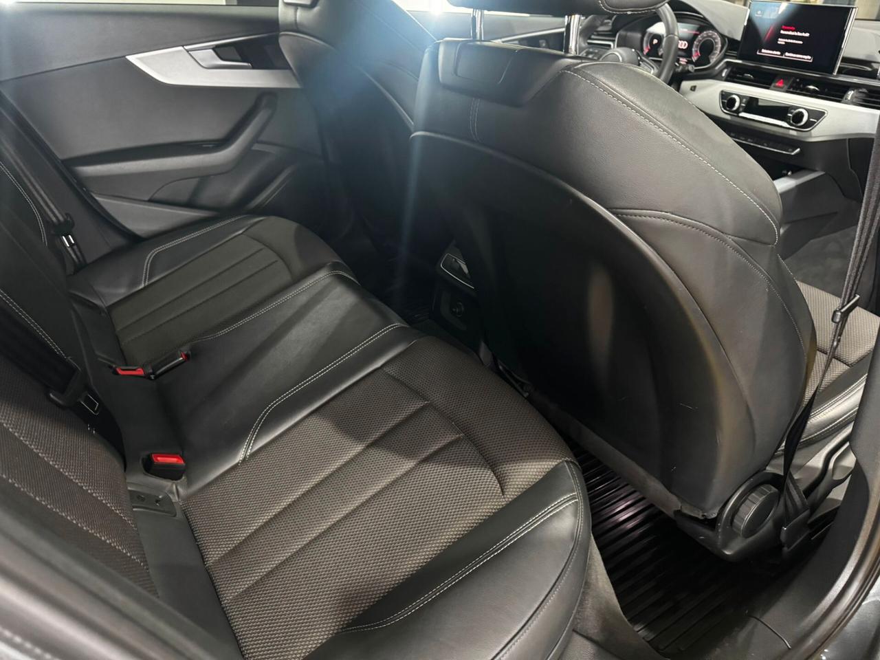 Audi A4 Avant 40 TDI S tronic line edition