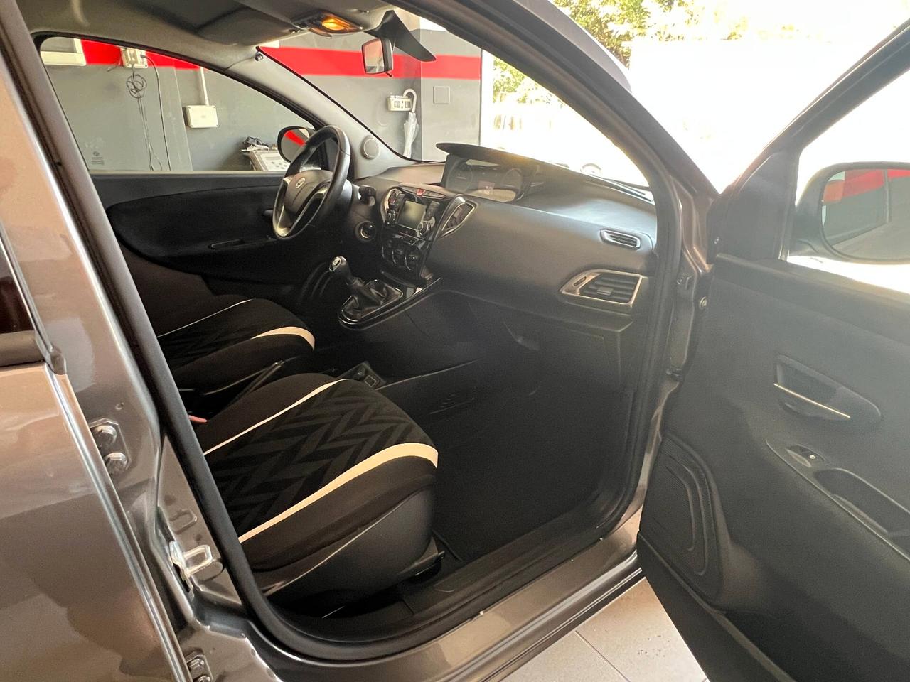 Lancia Ypsilon 1.3 MJT 16V 95 CV 5 porte S&S Gold