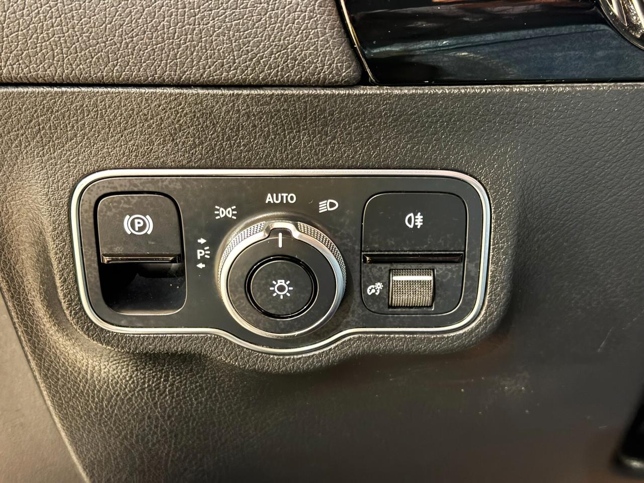 GLA 200 d Automatic Premium Multicolor Carplay