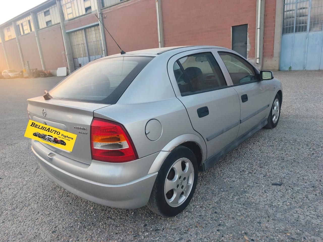 Opel Astra 2002----1.2 Benzina