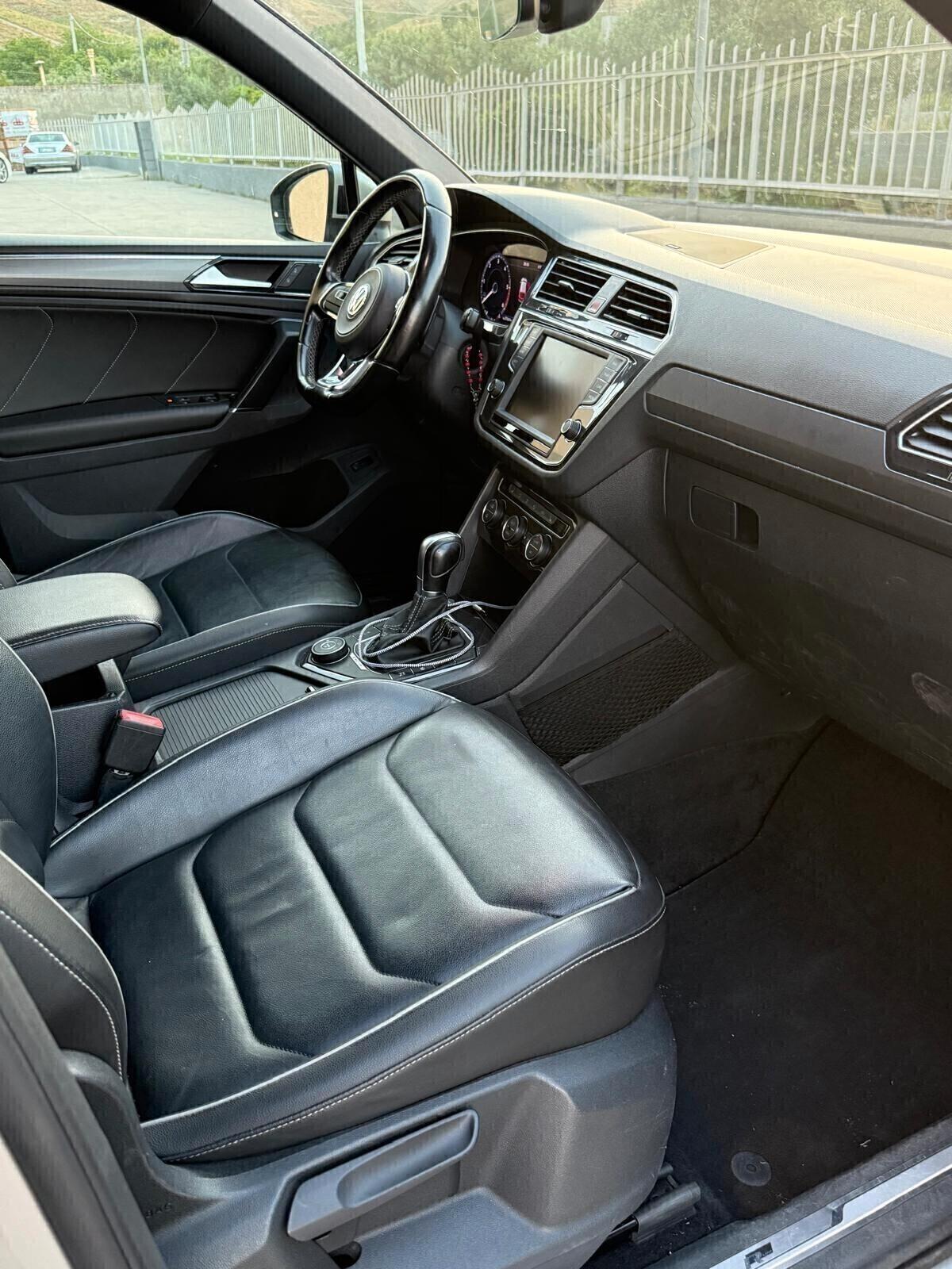 Volkswagen Tiguan 2.0 BiTDI SCR DSG 4MOTION Executive R-Line BMT