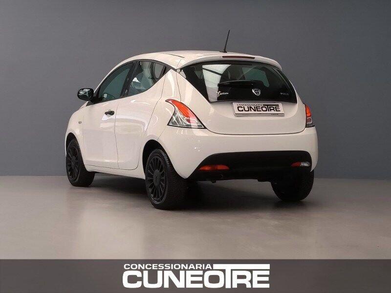 Lancia Ypsilon Ypsilon 1.0 FireFly 5 porte S&S Hybrid Ecochic Silver