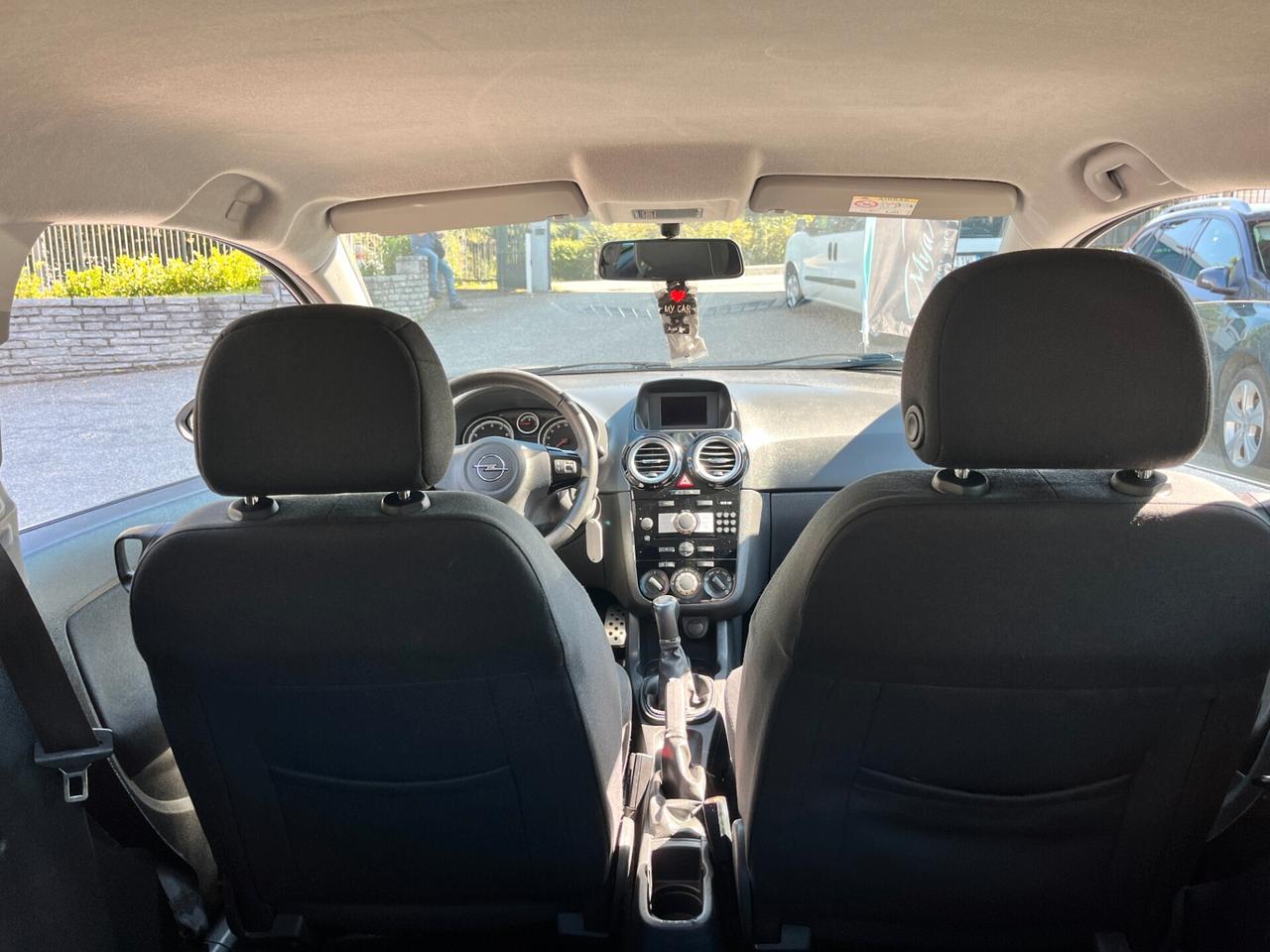 Opel Corsa 1.2 3 porte b-color