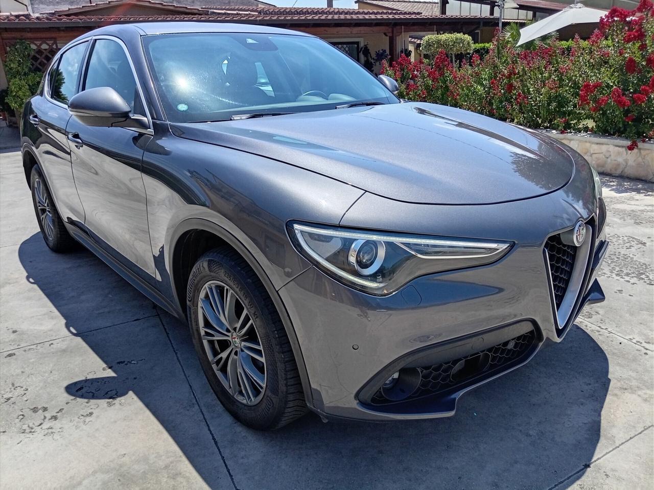Alfa Romeo Stelvio 2.2JTDM 210 CV AT8 Q4 Executive FULL PELLE NAVI XENON