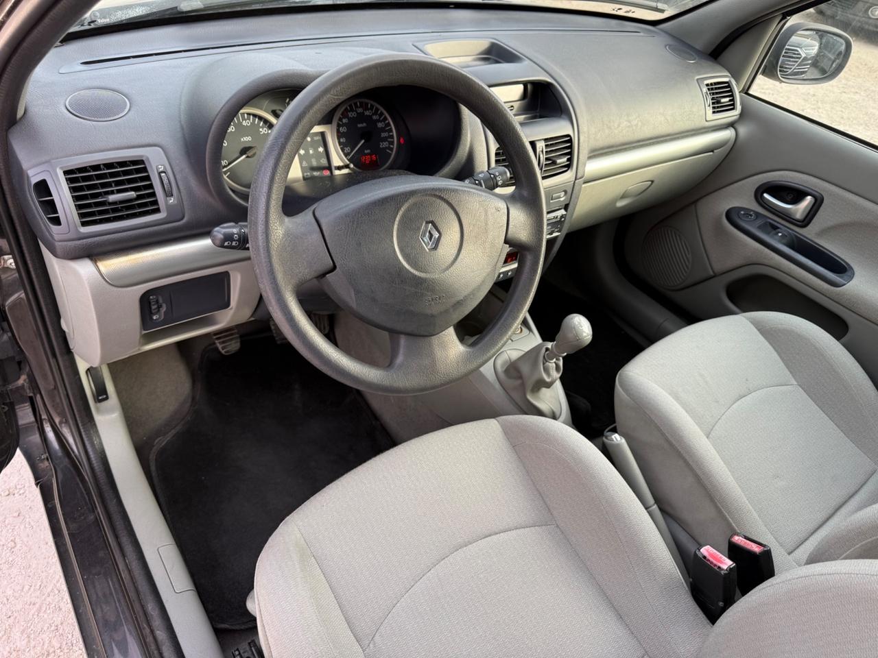 Renault Clio 1.4 16V cat 5 porte Privilège