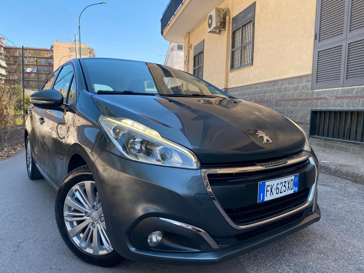 Peugeot 208 1.2benz 82cv full opt 2017