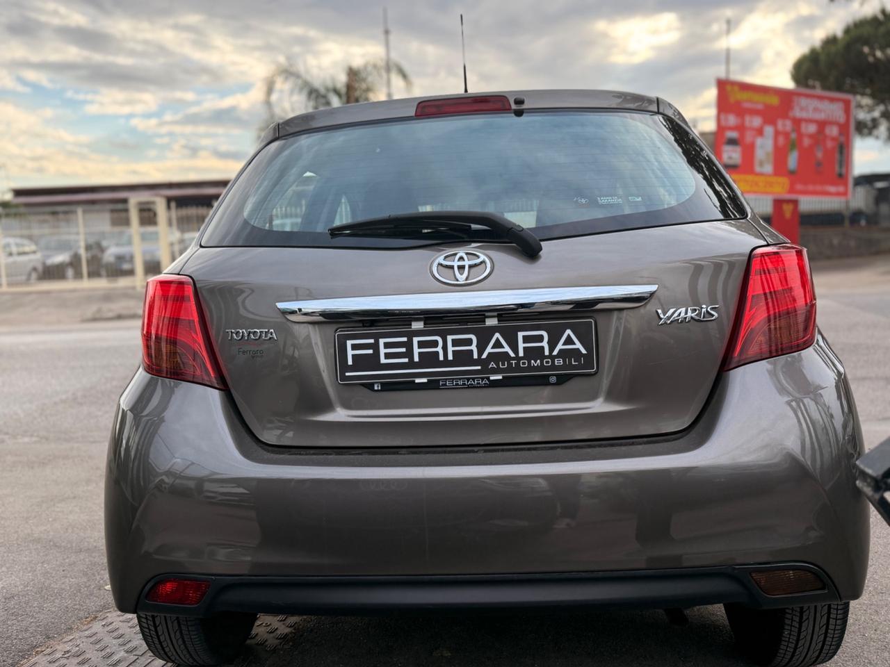 Toyota Yaris 1.0 5 porte Lounge 2017