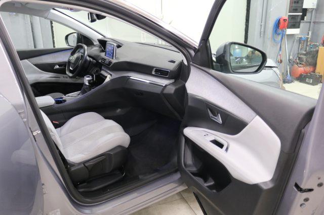 PEUGEOT 3008 BlueHDi 130 S&S Allure "PARI AL NUOVO"