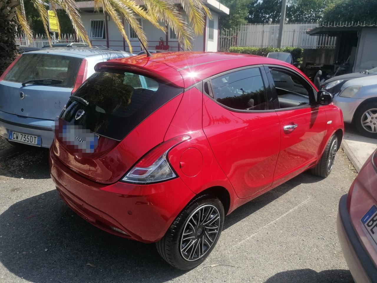 Lancia Ypsilon 1.2 69 CV 5 porte S&S Gold