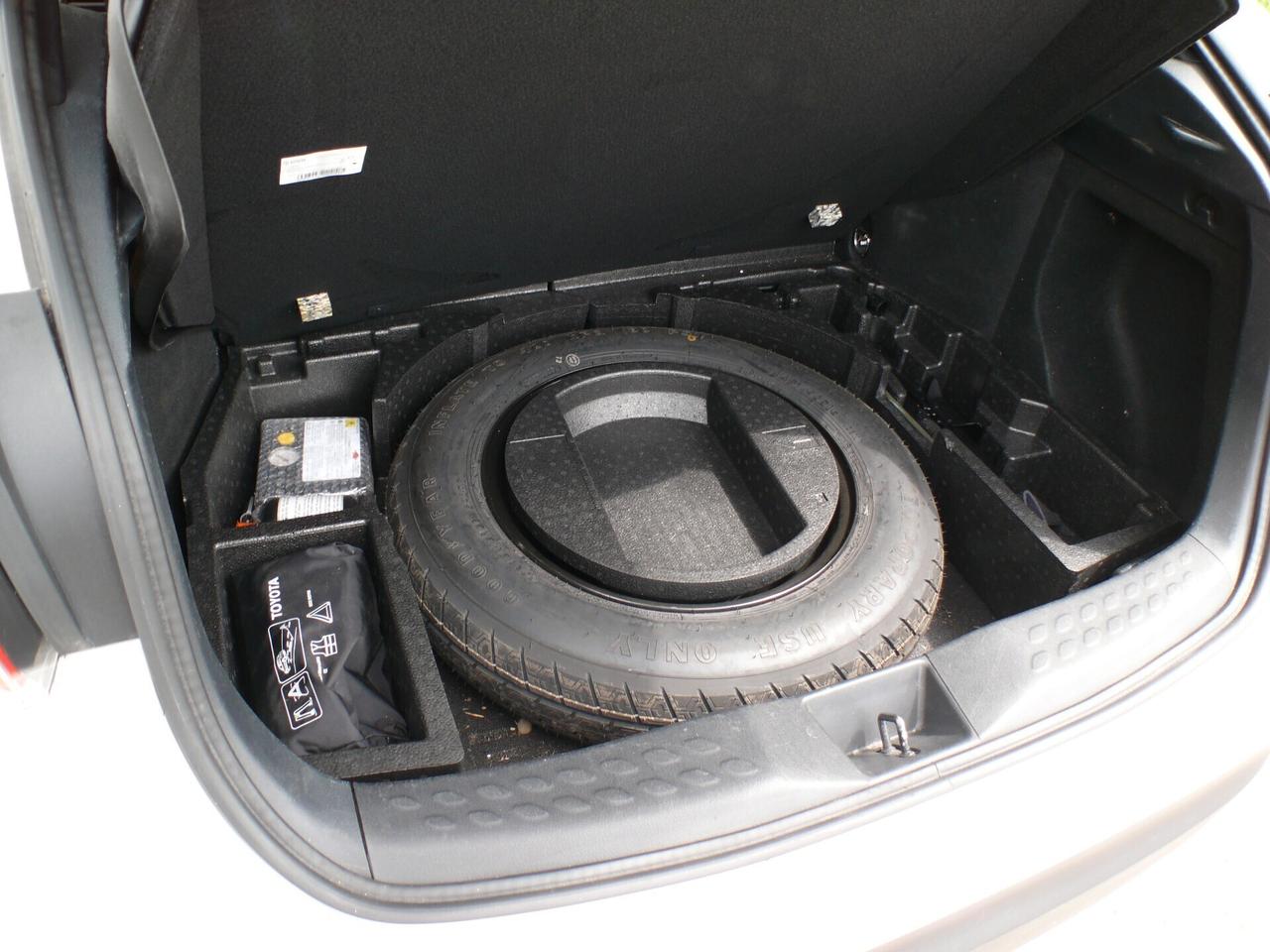 Toyota C-HR Hybrid E-CVT (M1310)