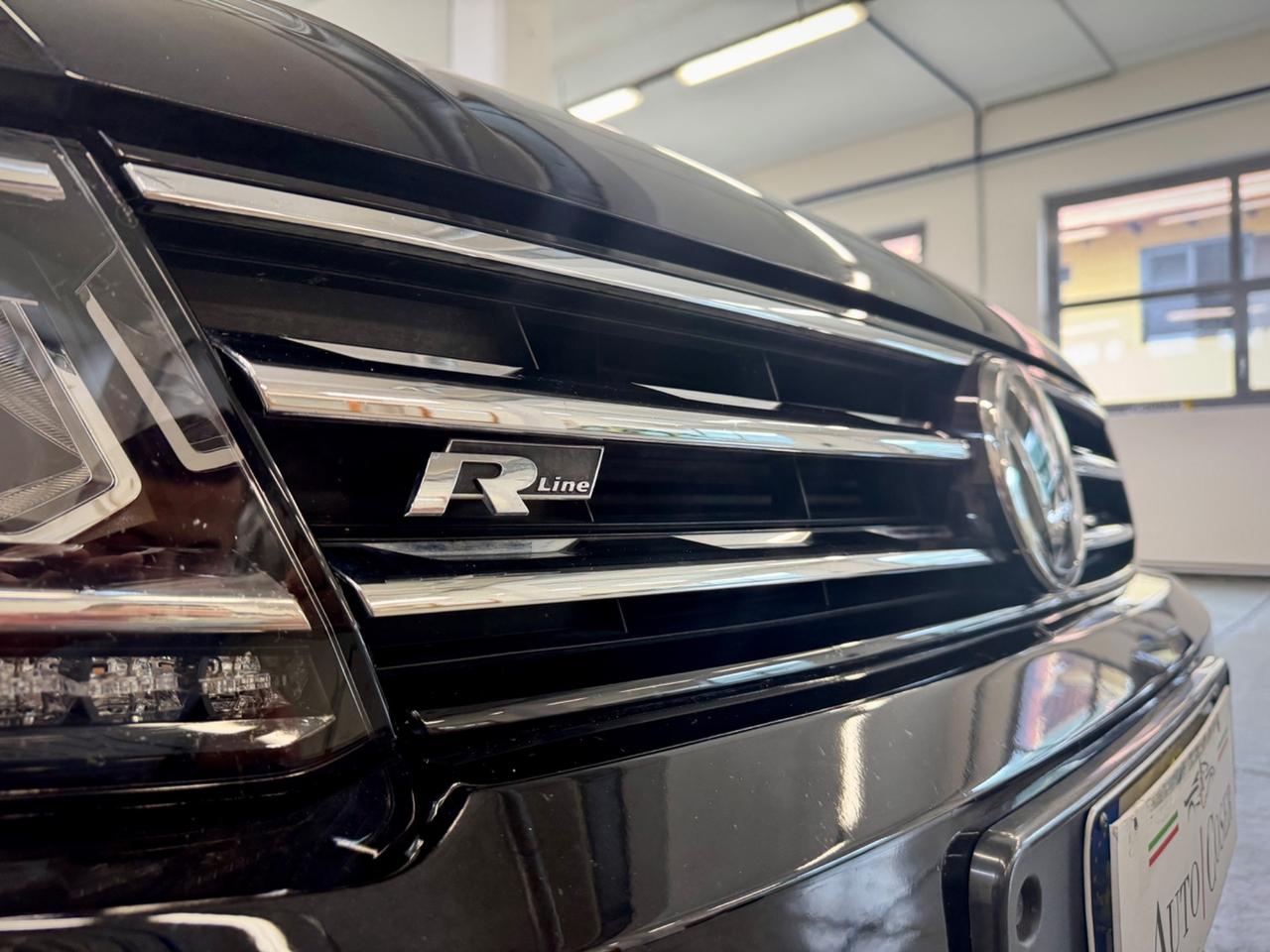 Volkswagen Tiguan R-Line - Sport - SOLO 70.000 KM