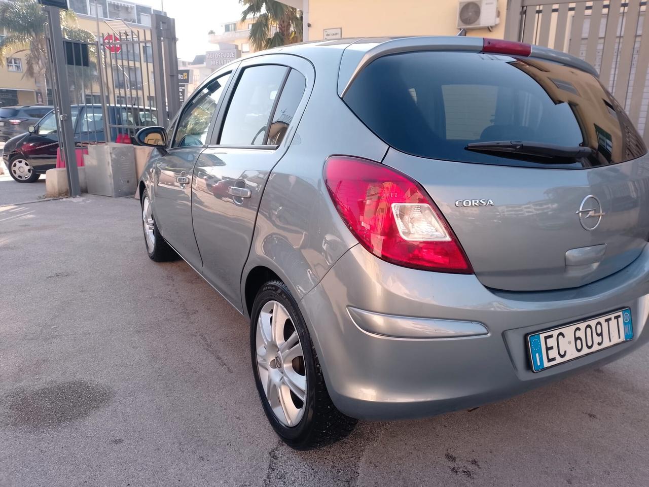 Opel Corsa 1,2 Benzina 5Porte Cosmo