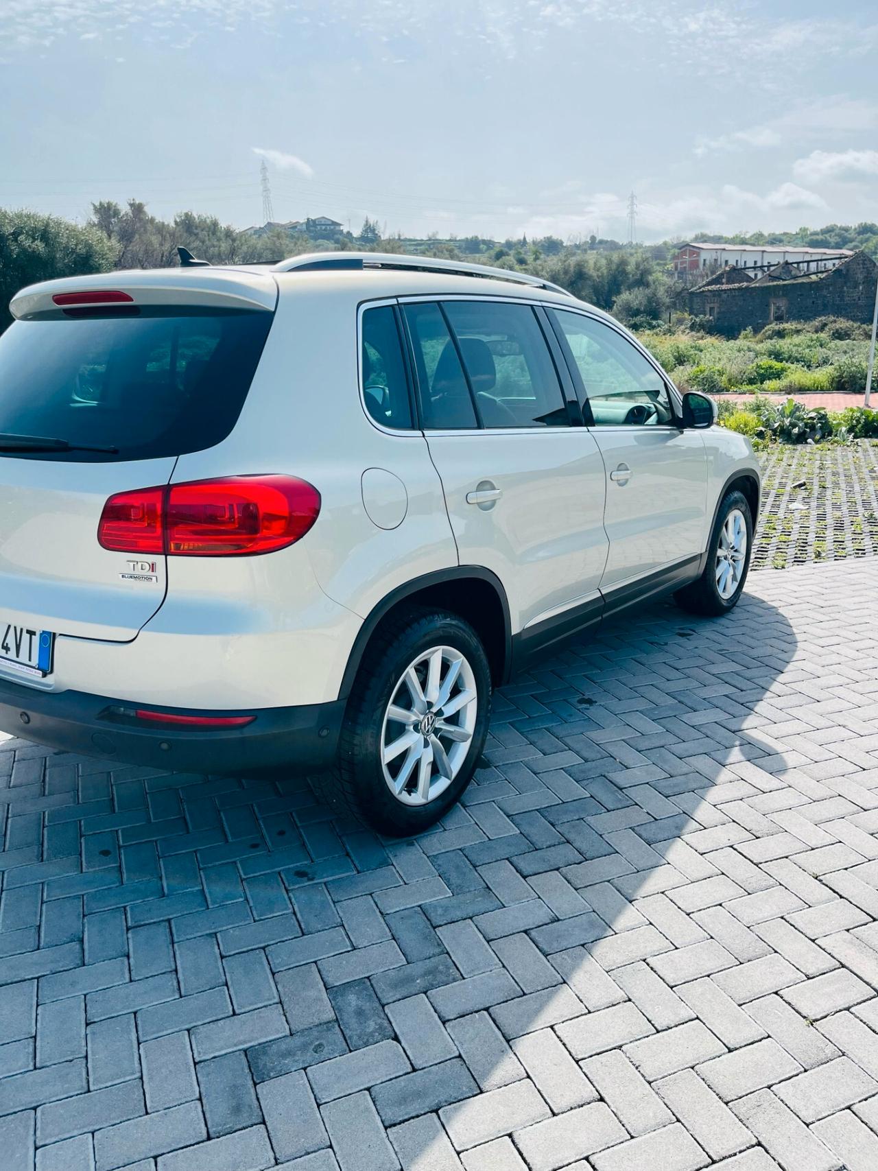 Volkswagen TIGUAN 2.0TDI FULL TETTO APRIBILE CHIAMA