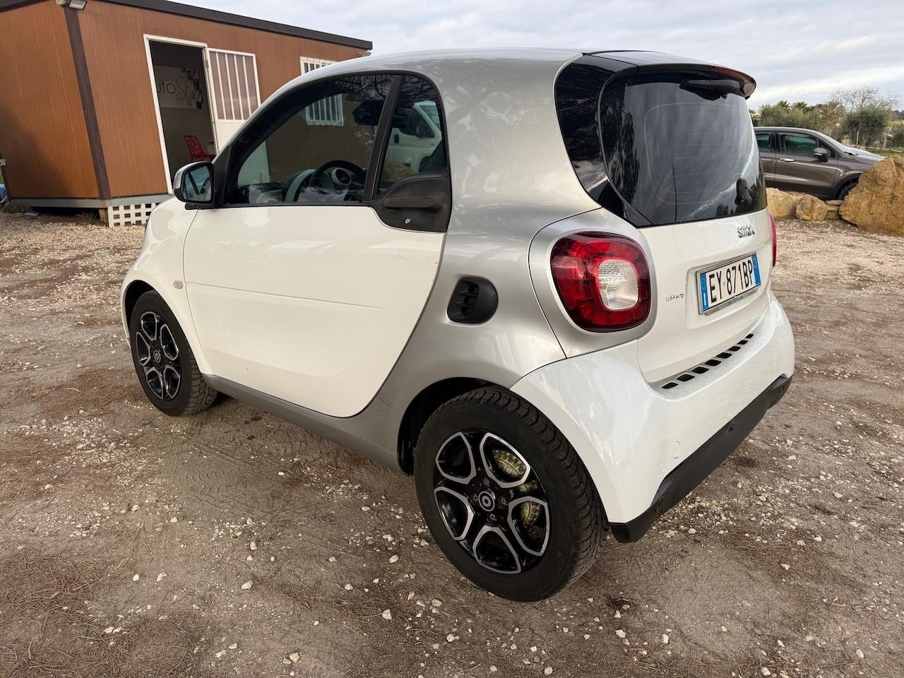 Smart ForTwo 1000 52 kW MHD coupé passion