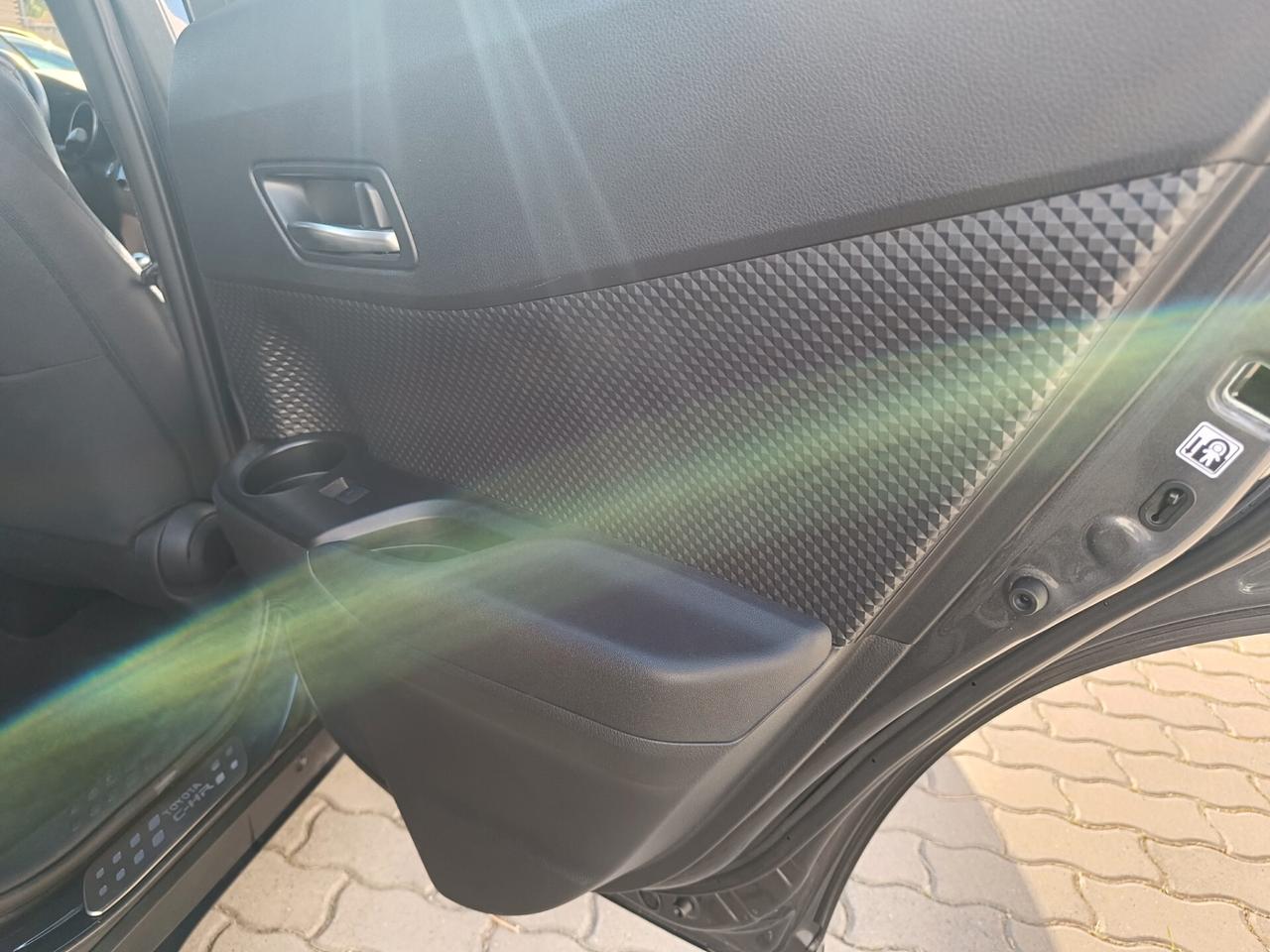Toyota C-HR 2.0 Hybrid E-CVT Trend