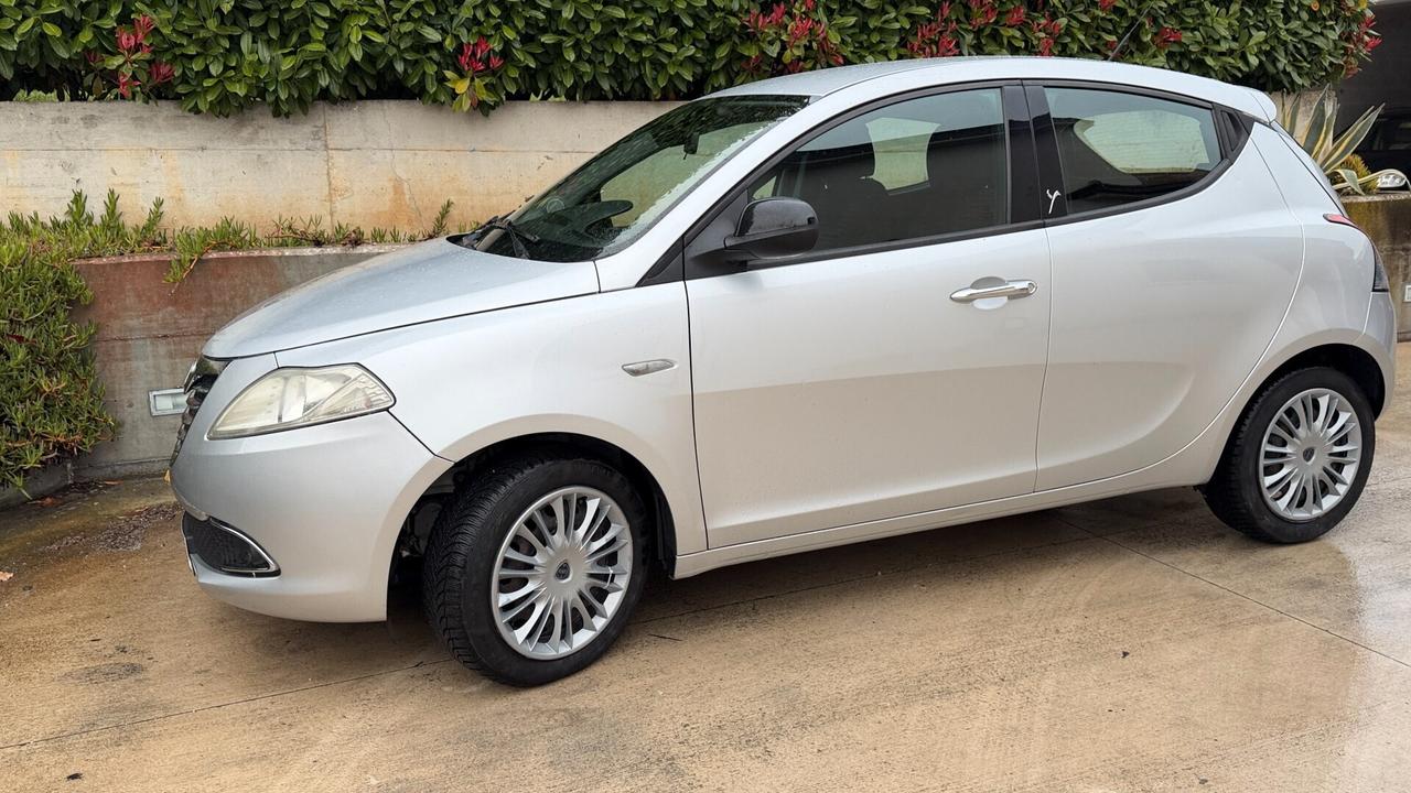 Lancia Ypsilon 1.3 MJT 95 CV. Motore nuovo