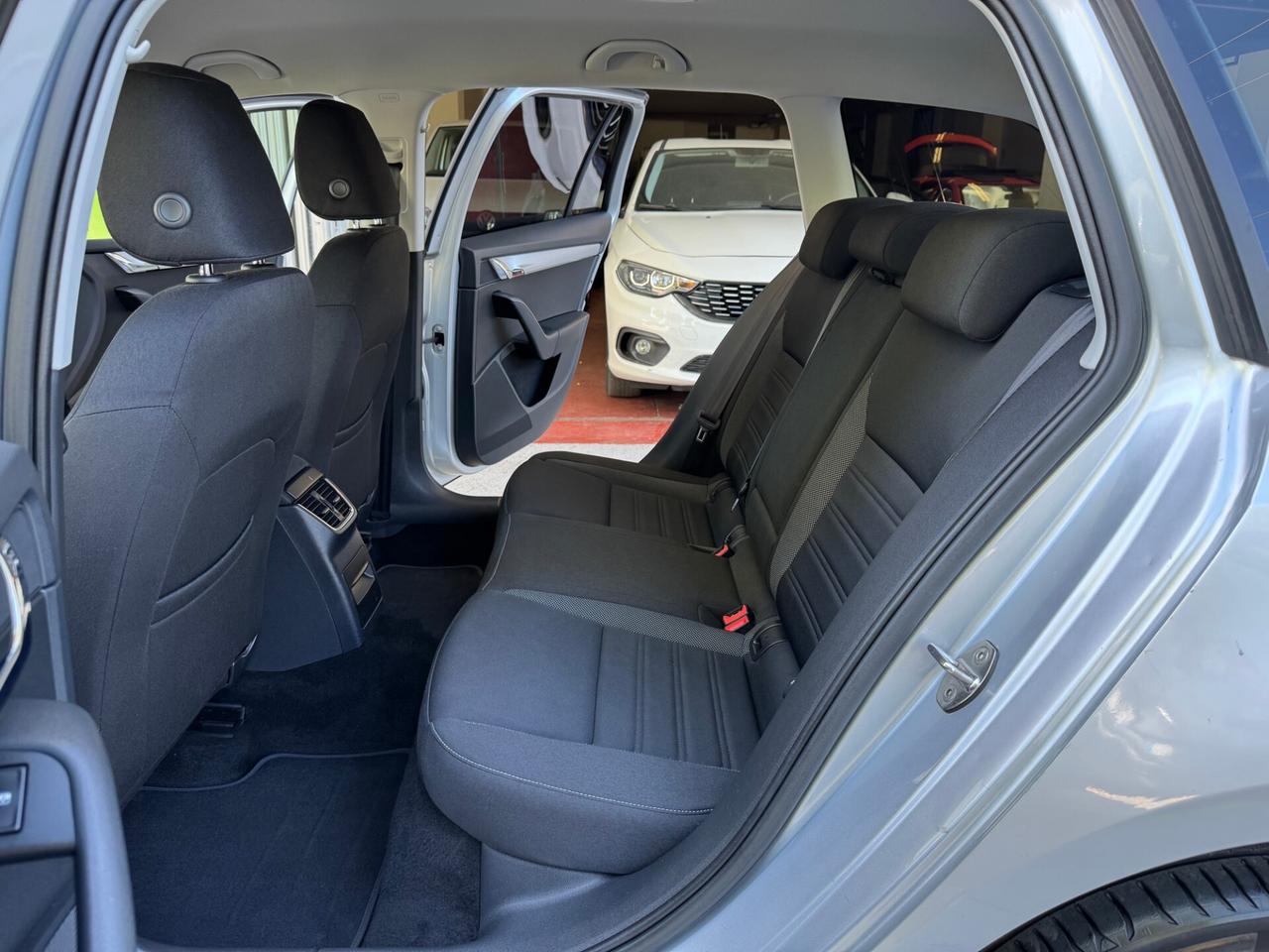 Skoda Octavia Wagon 1.6 tdi Execut GARANZIA 24MESI