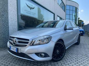 MERCEDES-BENZ A 200 Premium
