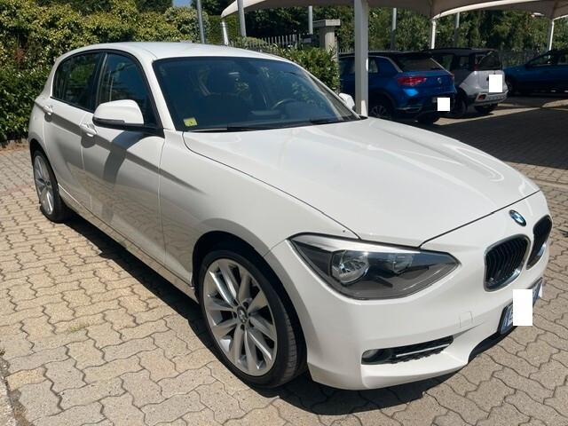 BMW 116i 5p. SPORT SOLO 95000 KM