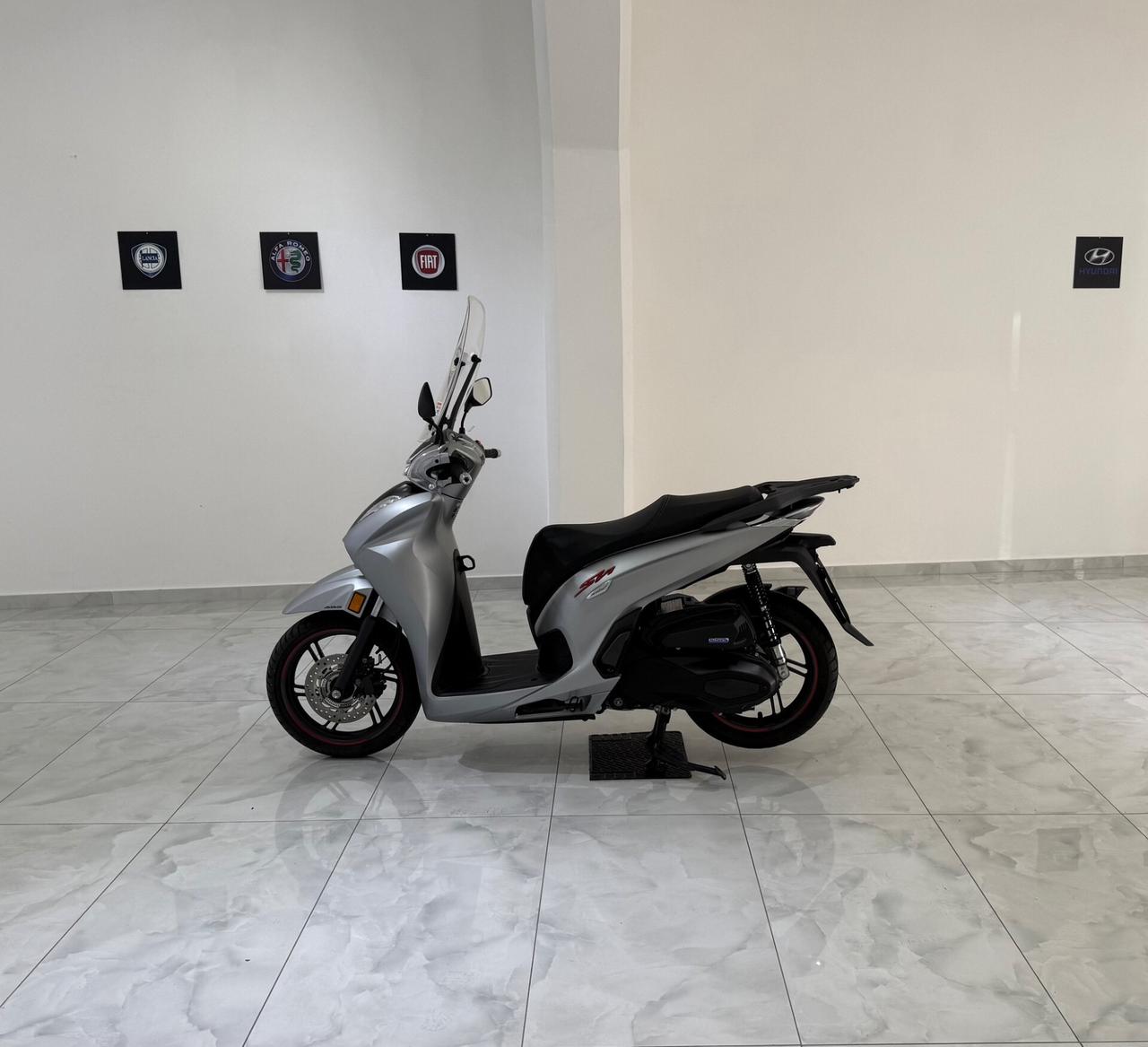 Honda SH 350 SPORT