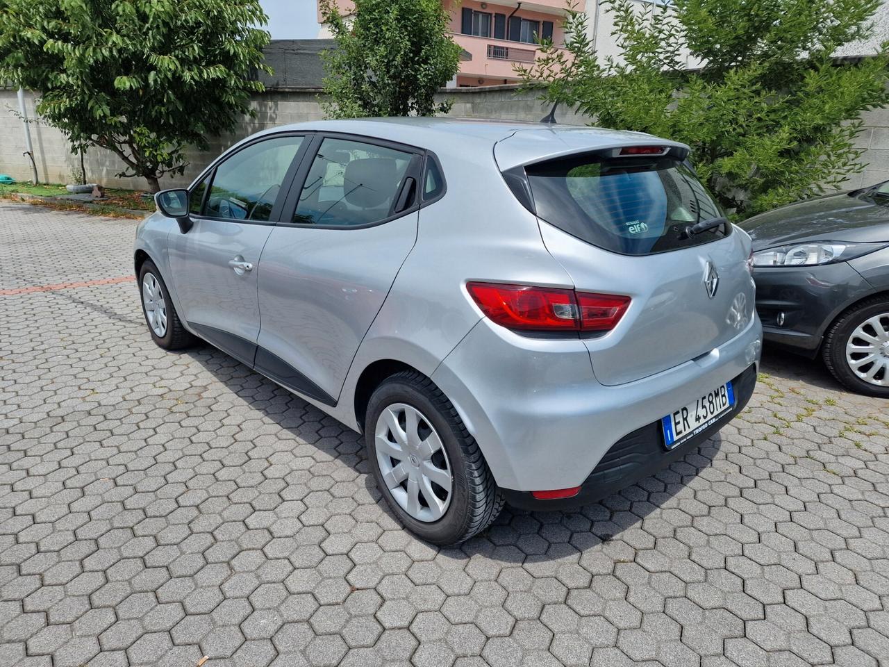 Renault Clio 1.2 75CV neopatentati 2013