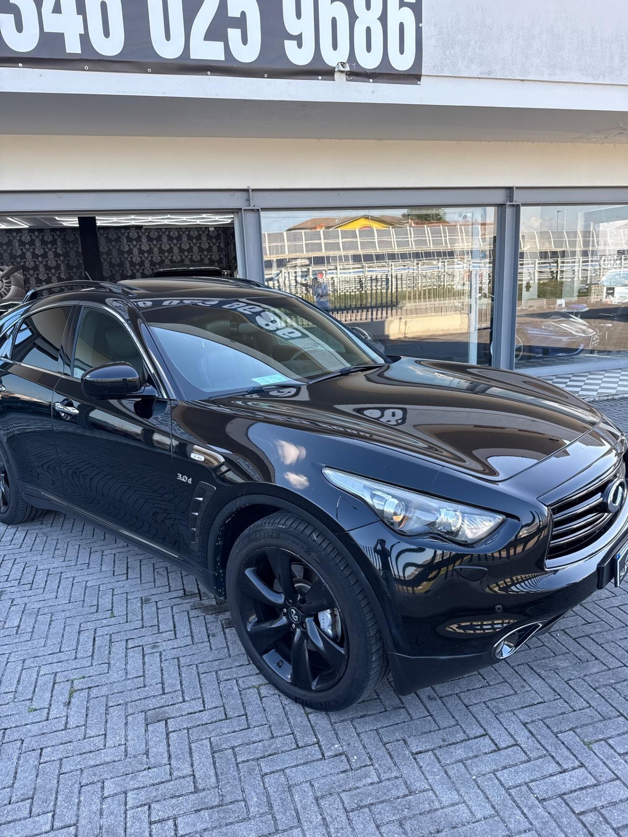 Infiniti QX70 3.0 diesel V6 AT S Design