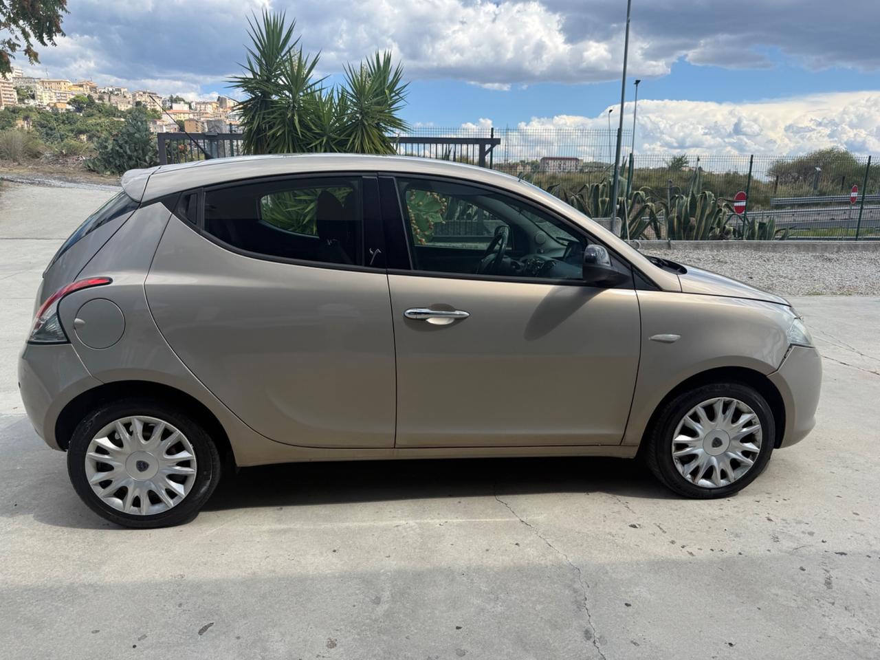 Lancia Ypsilon 1.3 MJT 16V 95 CV 5 porte S&S Gold