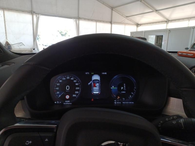 VOLVO XC40 T4 RECHARGE PLUG-IN AUTO CORE SUV