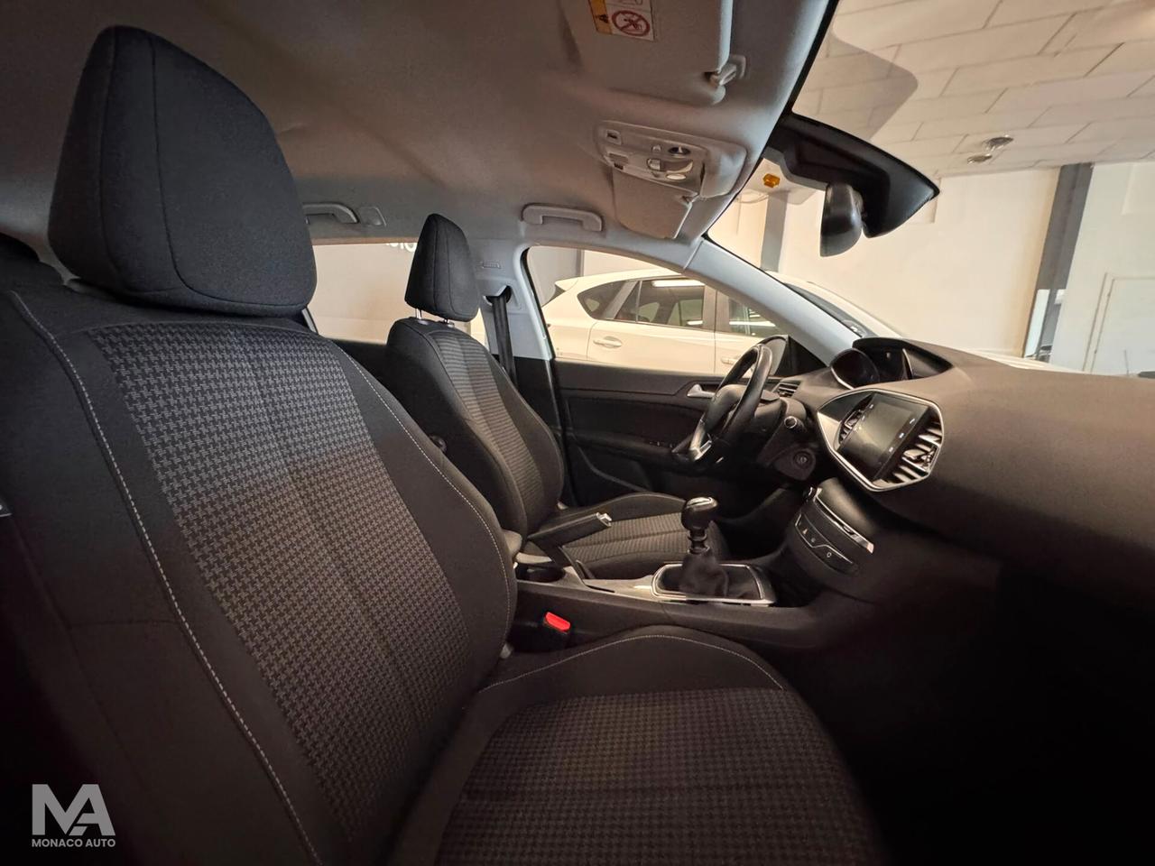 Peugeot 308 BlueHDi 130CV Business 2020