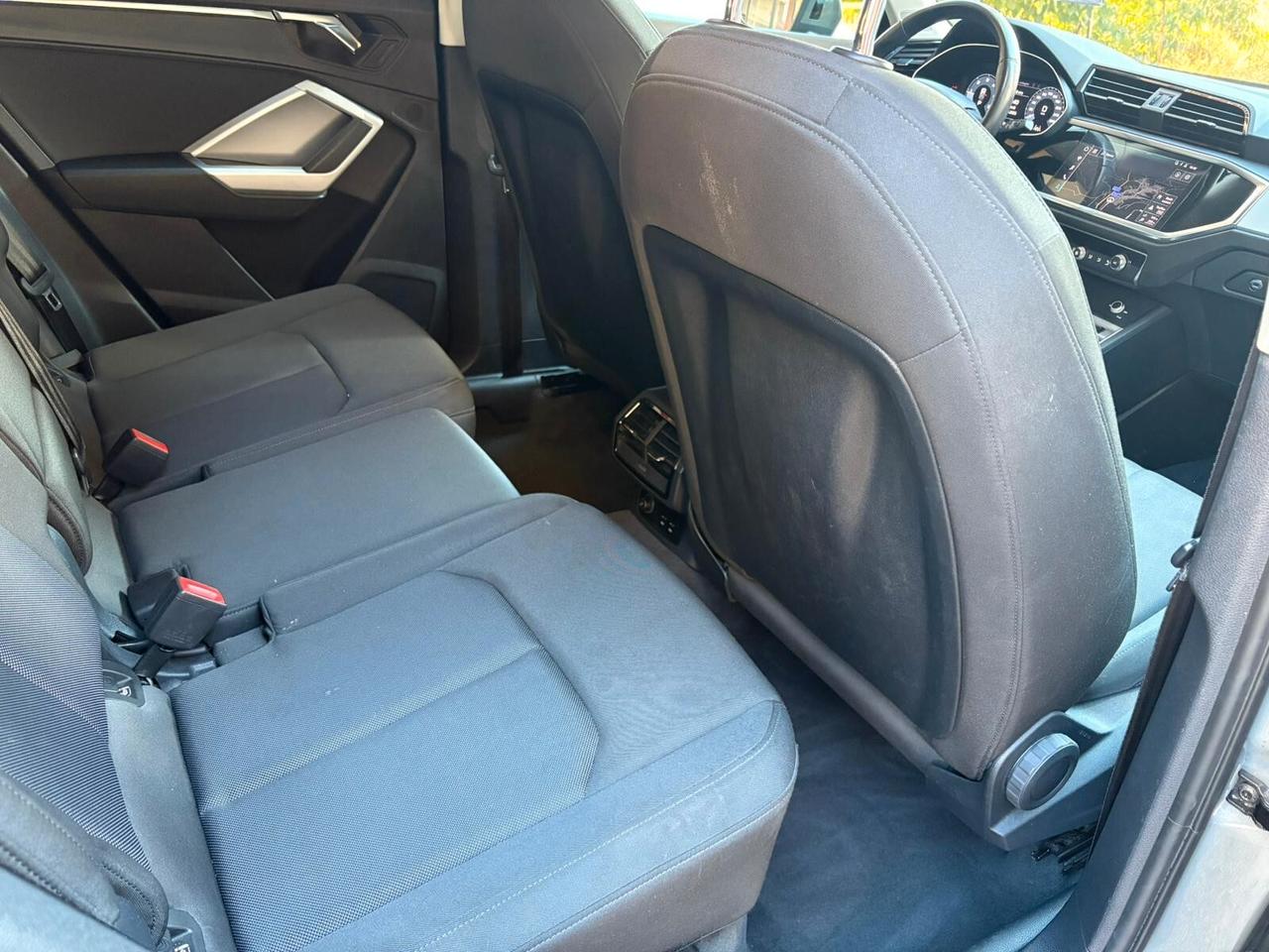 Audi Q3 35 TDI S tronic Business