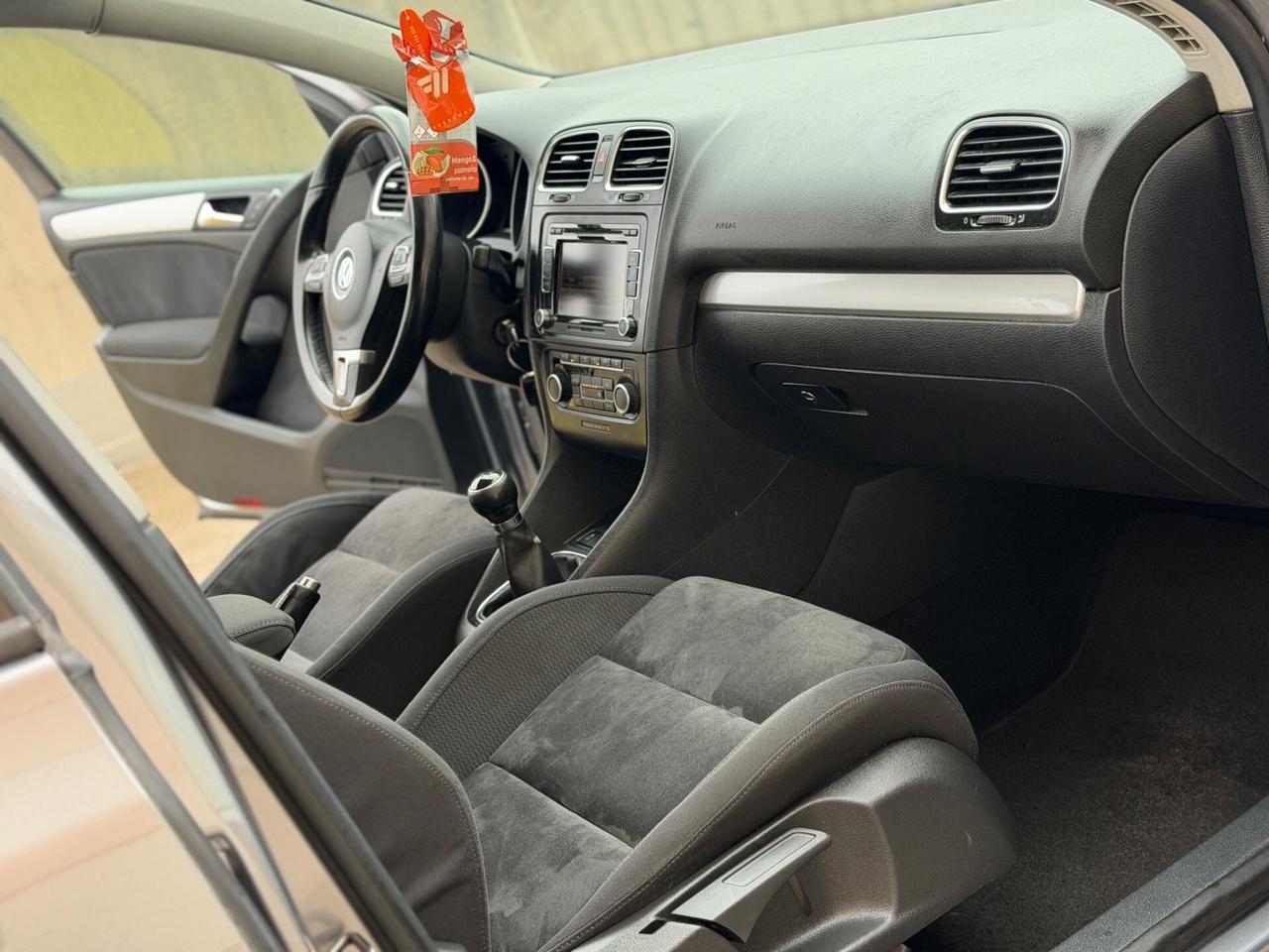 Volkswagen Golf 1.6 TDI 110 cv neopatentati 2011