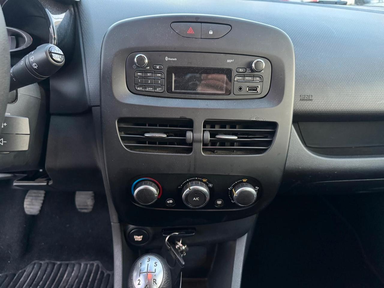 Renault Clio 1.2 75CV 5 p INTENS NEOPATEN GARANZIA 12 MESI